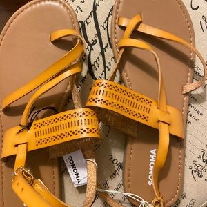 Size 10 sandals never worn tags on